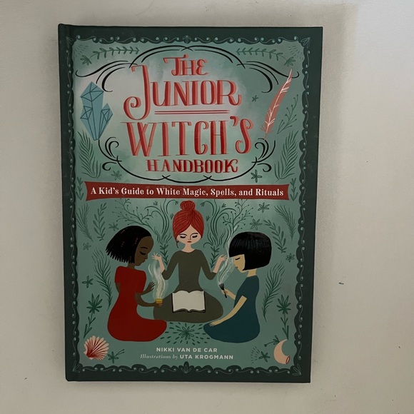 The Junior Witches Handbook - Picture 1 of 6